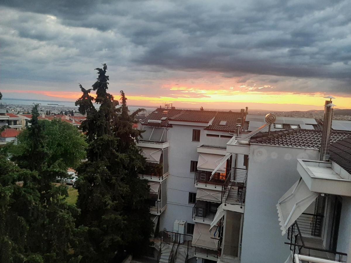 Όμορφο διαμέρισμα- σοφίτα με υπέροχη θεα Θεσσαλονίκη Εξωτερικό φωτογραφία